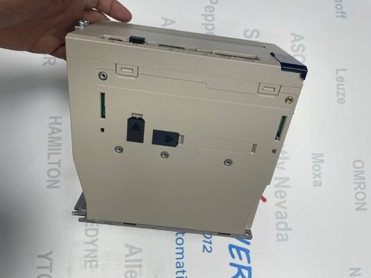 M12 निर्माण प्रकार Yaskawa SGD7S-180A30B202 उन्नत विशेषताओं के साथ एनालॉग नियंत्रण और ≤ 0.7 W बिजली विसर्जन